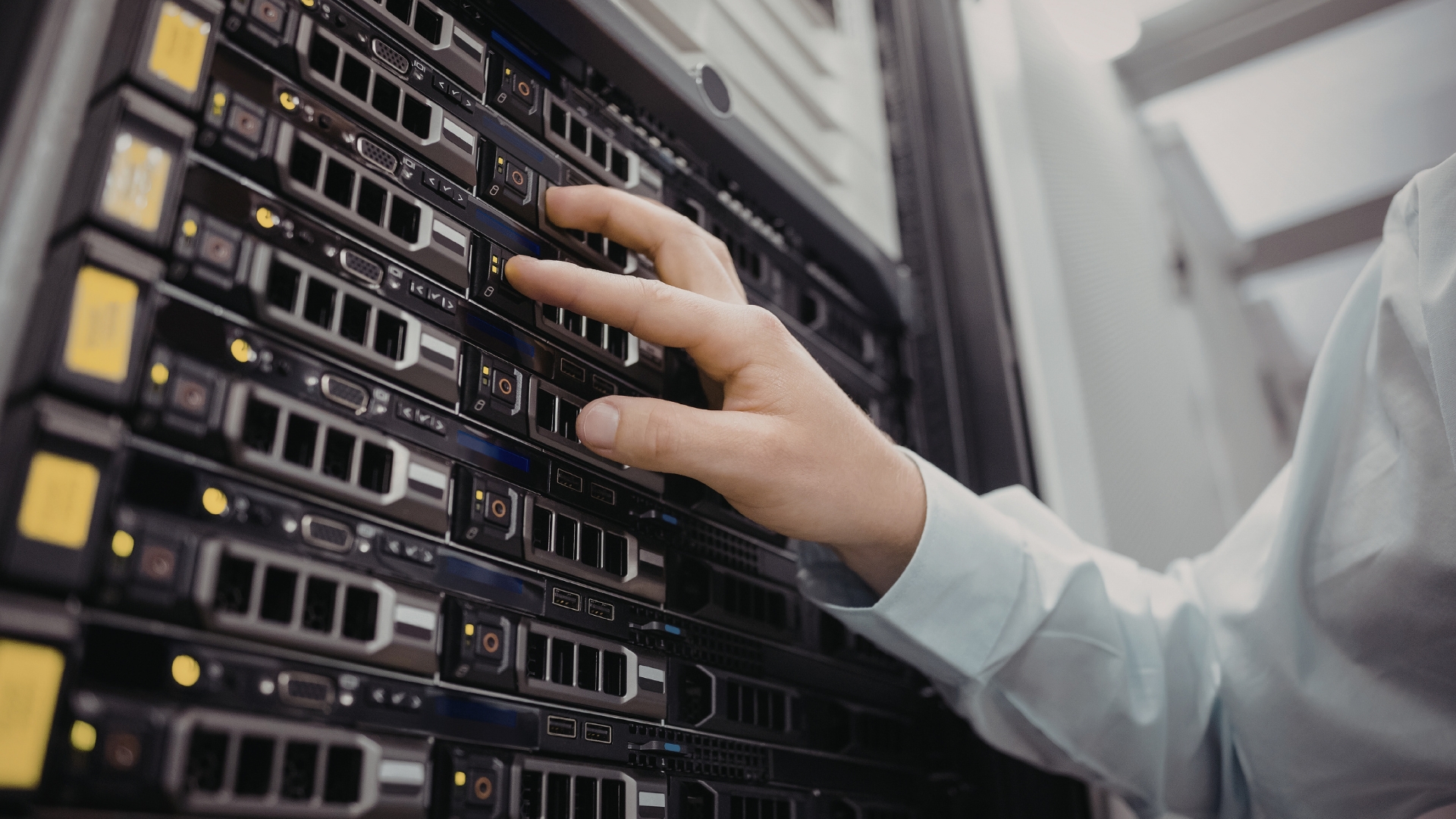 Colocation Data Center Solutions for Growing Business Needs